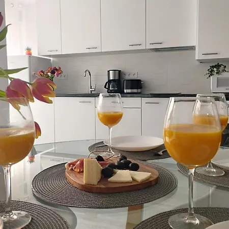 Dinamarca With 2 Bedrooms, 50 Mts From The Τορεβιέχα