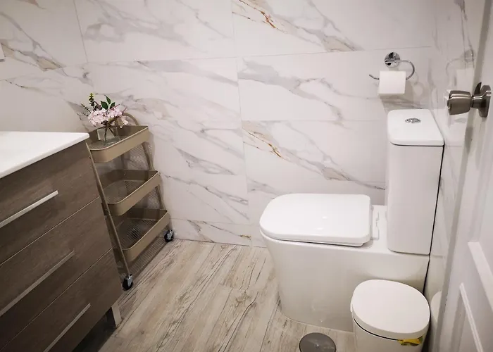 Apartment Dinamarca With 2 Bedrooms, 50 Mts From The *