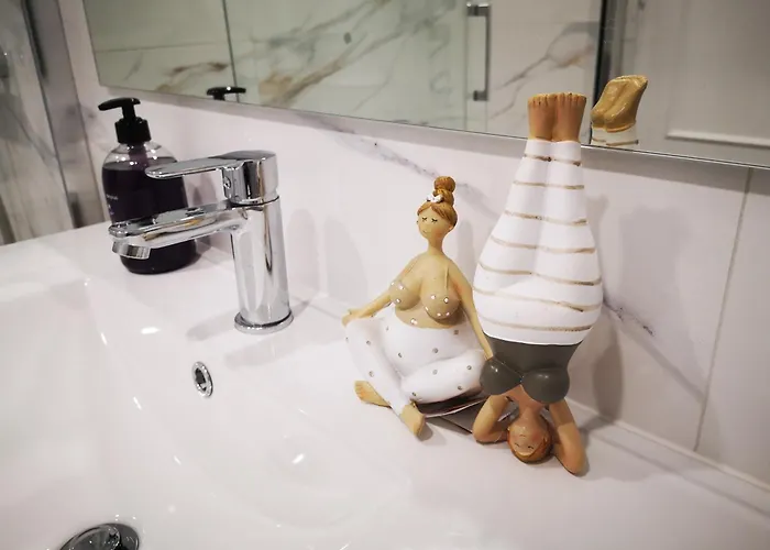 Dinamarca With 2 Bedrooms, 50 Mts From The Apartment Torrevieja