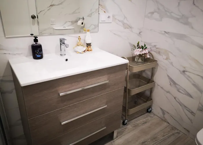 Dinamarca With 2 Bedrooms, 50 Mts From The * Torrevieja