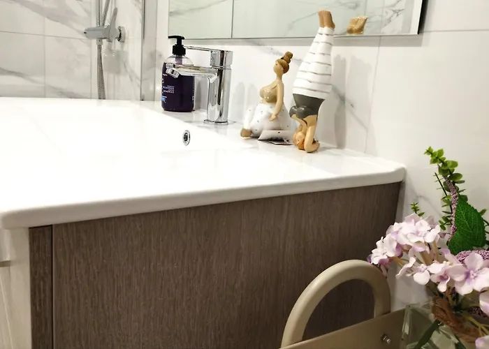 Dinamarca With 2 Bedrooms, 50 Mts From The Torrevieja