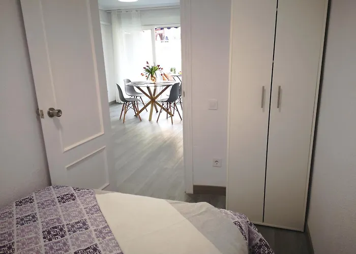 Dinamarca With 2 Bedrooms, 50 Mts From The