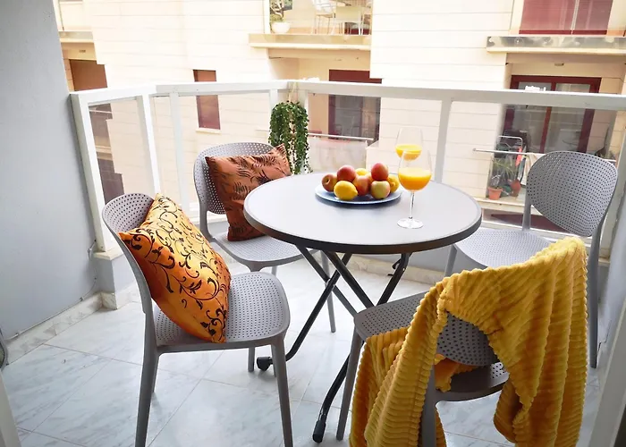 Dinamarca With 2 Bedrooms, 50 Mts From The Torrevieja