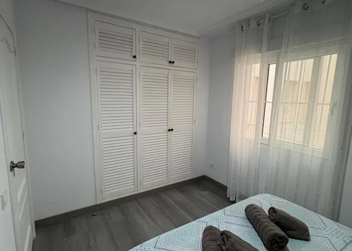 Apartment Dinamarca With 2 Bedrooms, 50 Mts From The *