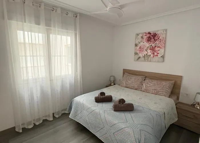 Dinamarca With 2 Bedrooms, 50 Mts From The