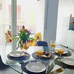 Апартаменты Dinamarca With 2 Bedrooms, 50 Mts From The