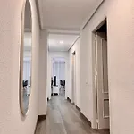 Апартаменты Dinamarca With 2 Bedrooms, 50 Mts From The Торевьиа